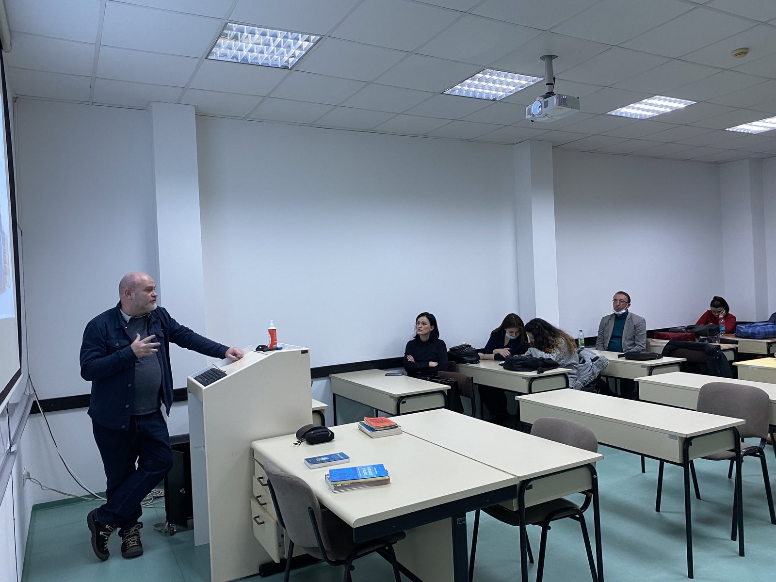 Гостовање проф. др Владислава Пажђерскогbla