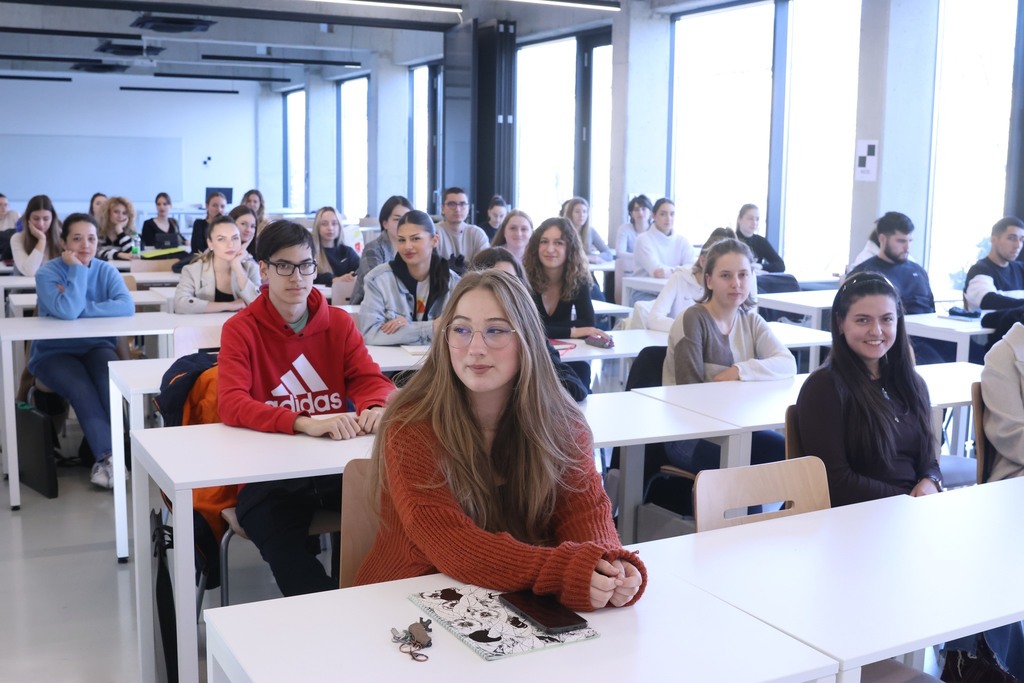large_UNIBL__STUDENTI_FOTO_UNIBL.jpg